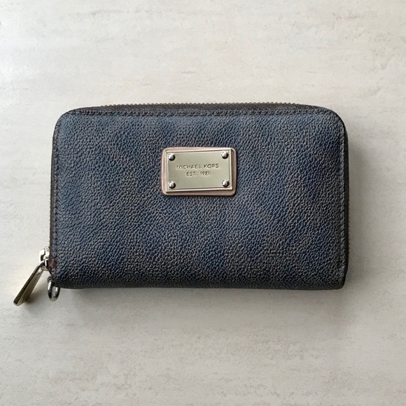 Michael Kors Handbags - Michael Kors Wallet